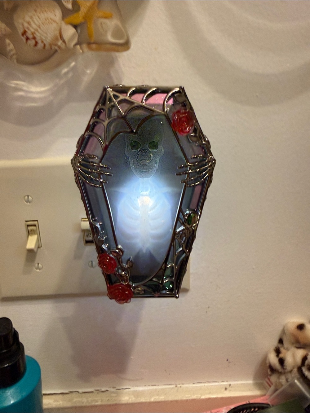 Bath & Bodyworks Wallflower decorative Coffin with light up skeleton - Picture 2 of 3